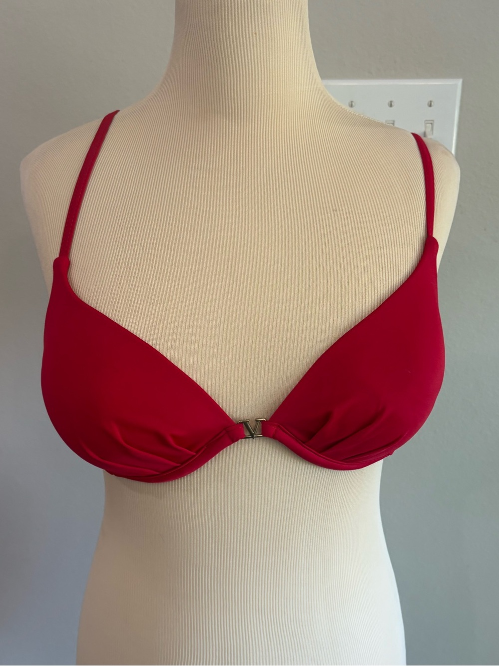 Venus red padded bikini top B 32C/34B/36A GUC adjustable straps